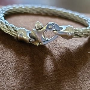 (3)bracelets sail hasp replicas.